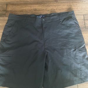 Chaps golf 78 men short shorts black size 42 EUC 6 pockets